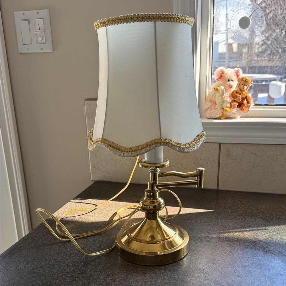 Vtg 70s Elegant brass Table Lamp Shade Mid-Century Regency  swing arm